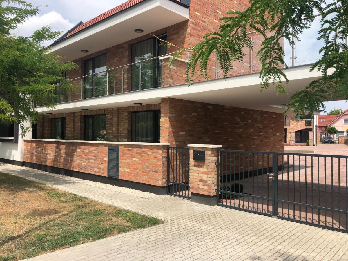 Castellum Apartmanhaz Jula Exterior foto