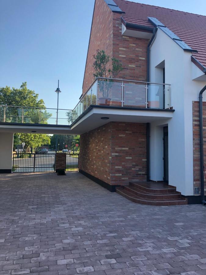 Castellum Apartmanhaz Jula Exterior foto