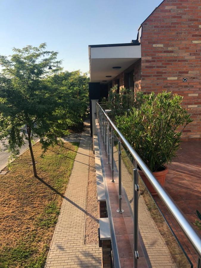 Castellum Apartmanhaz Jula Exterior foto