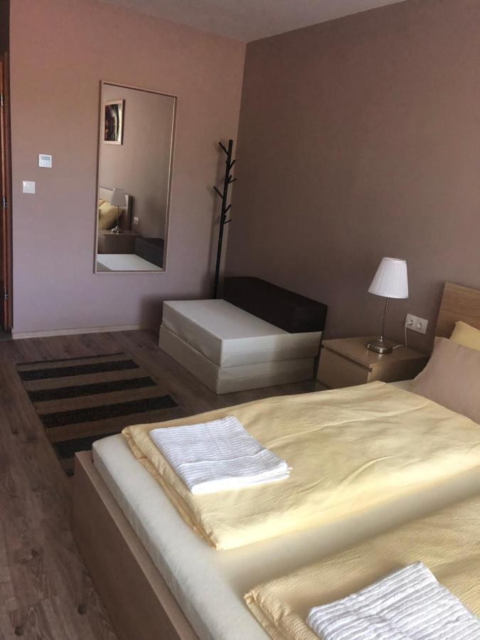 Castellum Apartmanhaz Jula Exterior foto
