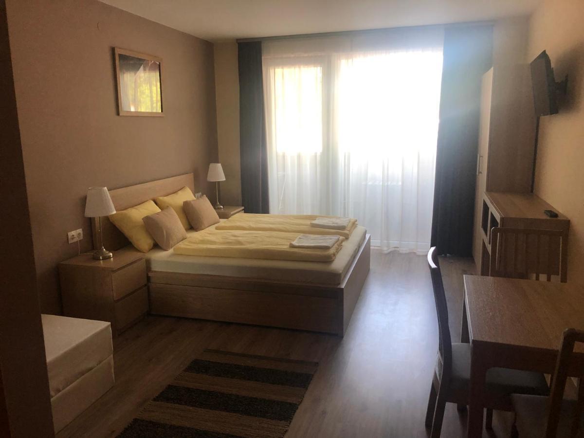 Castellum Apartmanhaz Jula Exterior foto