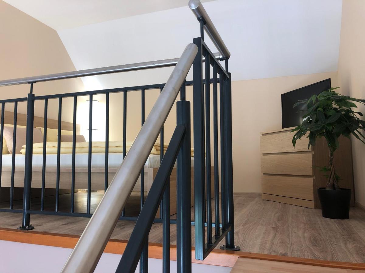 Castellum Apartmanhaz Jula Exterior foto