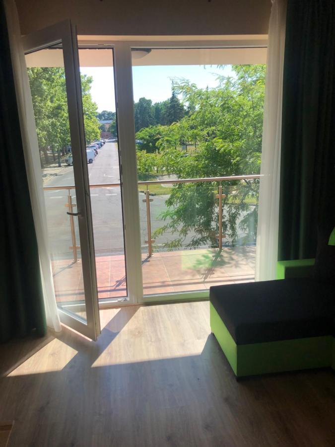 Castellum Apartmanhaz Jula Exterior foto