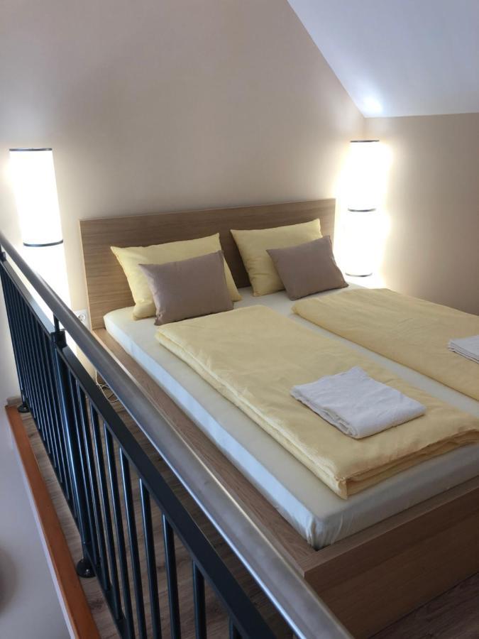 Castellum Apartmanhaz Jula Exterior foto