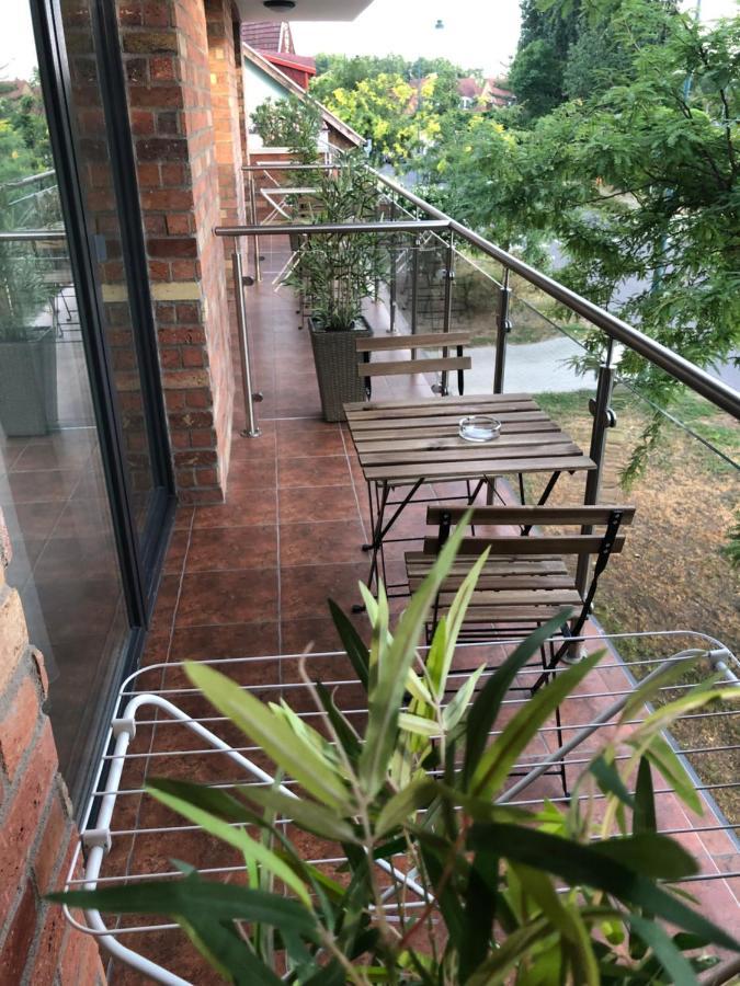 Castellum Apartmanhaz Jula Exterior foto
