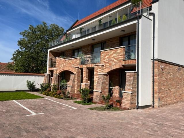 Castellum Apartmanhaz Jula Exterior foto
