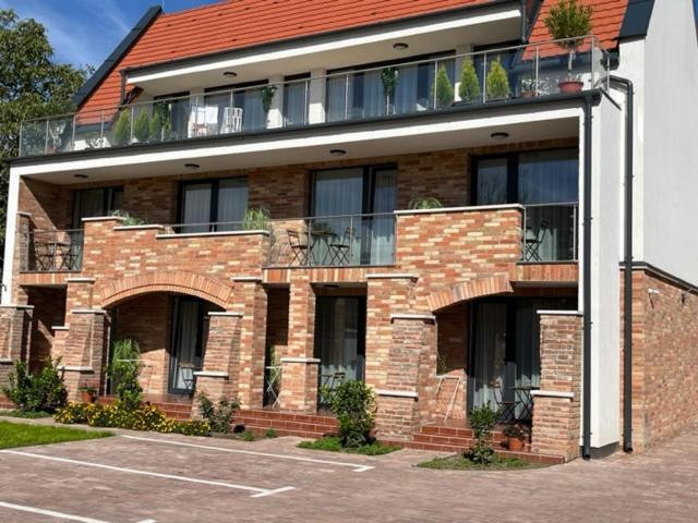 Castellum Apartmanhaz Jula Exterior foto