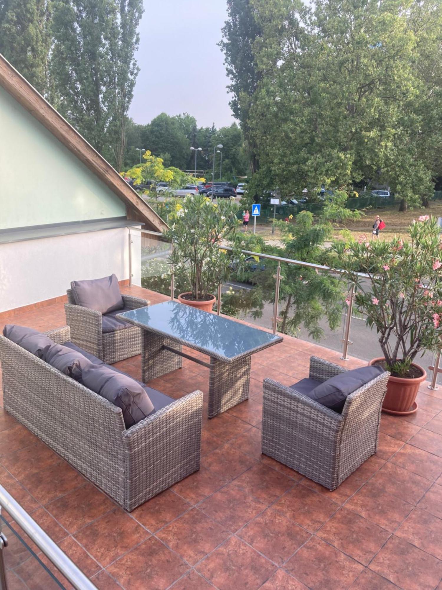 Castellum Apartmanhaz Jula Exterior foto